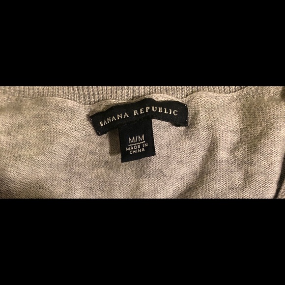 3 for $40 🤩 Banana Republic cardigan - Picture 2 of 3